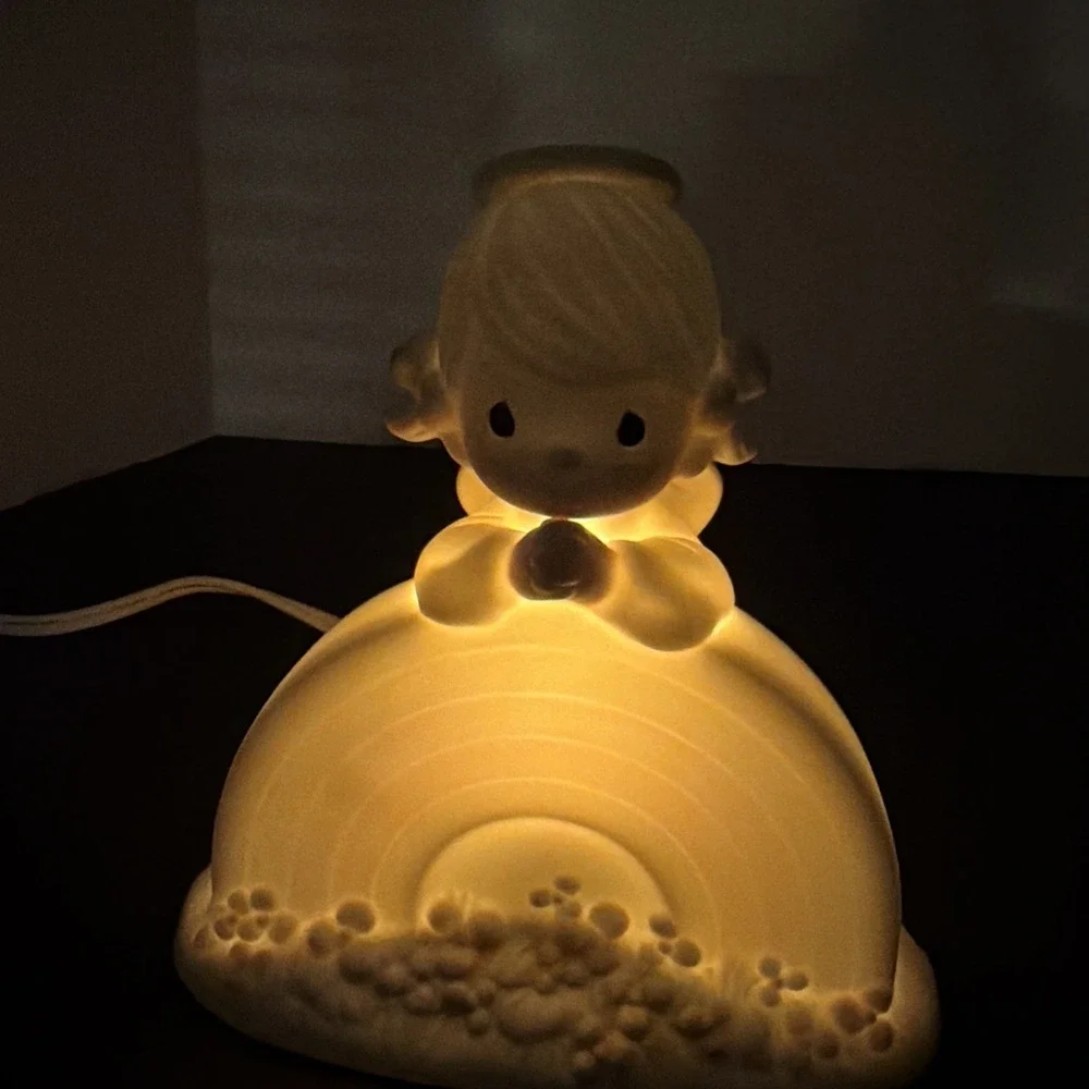 1985 Precious Moments God Bless You with Rainbows Night Light #16020
